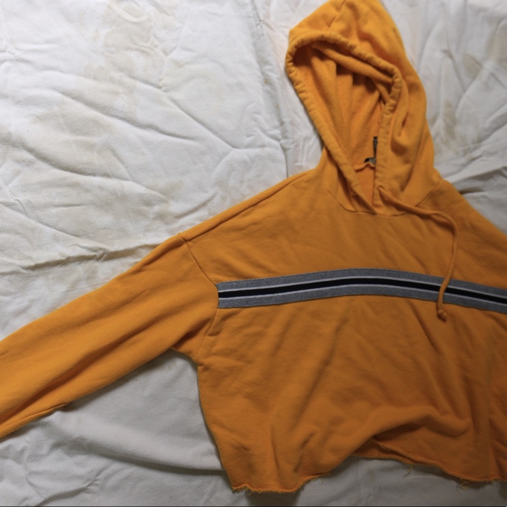 🦋 FOREVER 21 Cropped Yellow Cute Stylish Hoodie - Picture 3 of 11